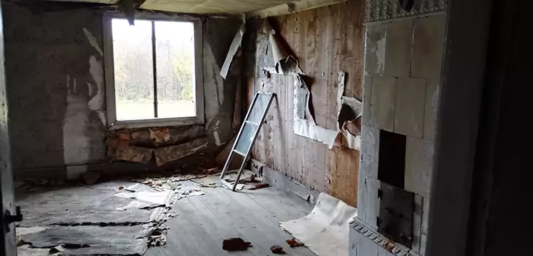 Why Selling a Distressed House Through Traditional Methods Fails in Hawaii